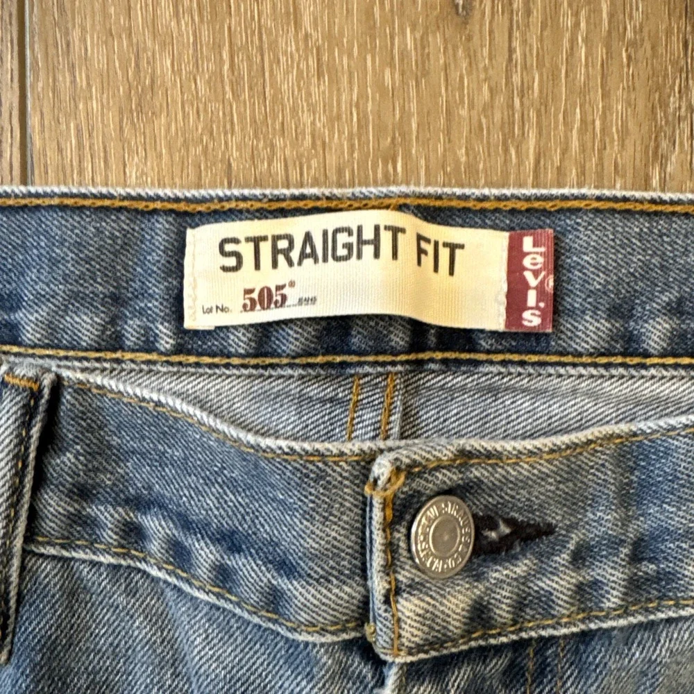 Levi's 505 Straight Fit Denim Jeans Mens 36x29 Darker‎ Wash 5 Pocket 100% Cotton